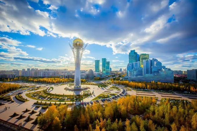 Казахстан руу зорчиж буй иргэд 10 мянган ам.доллар буюу түүнээс давсан мөнгө авч яваа тохиолдолд гаальд мэдүүлнэ